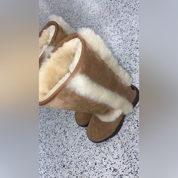 UGG Sunburst Tall Chestnut - Picture 6 of 6